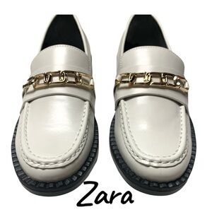 New With Tag Zara Low Heel Chain Loafers White.To Work Mom
Size | EU 39